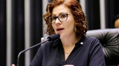 STF retoma julgamento de Zambelli por porte ilegal de arma; já há maioria pela condenação
