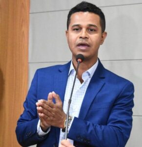 Vereador Douglas Pinto segue internado e passará por biópsia renal nos próximos dias