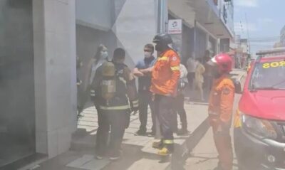 Corpo de Bombeiros de Imperatriz combate incêndio em restaurante no Centro