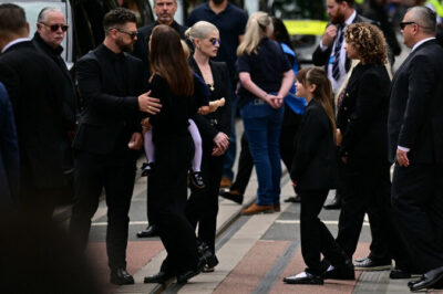 Kelly Osbourne agradece apoio dos fãs após morte de Ozzy: ‘Não ficarei bem por um tempo’