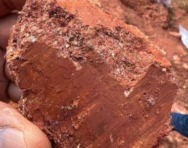 Depósito de terras raras em vulcão extinto mobiliza mineradoras e investidores