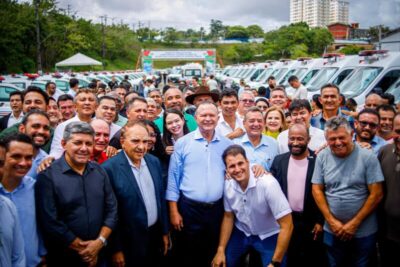 Governdaor Carlos Brandão entregou 71 novas ambulâncias e mais 40 viaturas para a segurança
