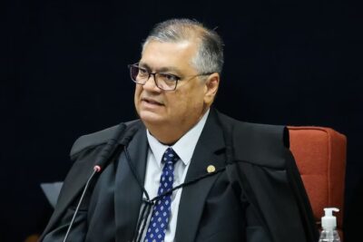 Flávio Dino barra supersalários para juízes e fecha o cerco contra pagamentos irregulares