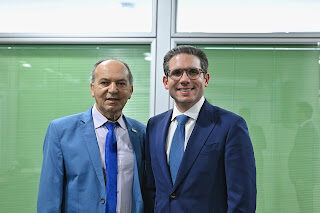 Prefeito de Cacimbas-PB, Nilton de Almeida (Republicanos), esteve em Brasília para uma audiência com o presidente da Câmara dos Deputados, Hugo Mota (Republicanos-PB)