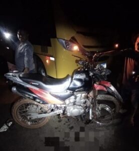 Morador de Timbiras morre após bater em ônibus na BR-135