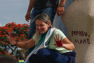 Não foi apenas pichação, estúpido!!!