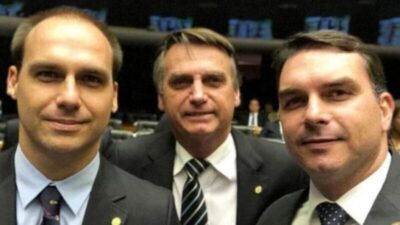 Bolsonaro completa uma semana de prisão domiciliar em Dia dos Pais com visita de familiares