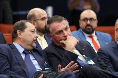 Bolsonaro chega para acompanhar julgamento de denúncia no STF