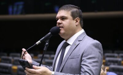 Câmara analisa aumento da pena de homicídio contra profissional de saúde no exercício da profissão; acompanhe