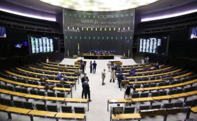 Câmara aprova projeto que define agosto como mês de combate a desigualdades sociais; acompanhe