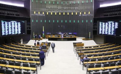 Câmara aprova projeto que reforça medida protetiva em caso de aproximação do agressor; acompanhe