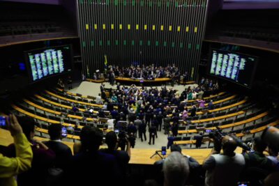 Comissões da Câmara aprovam R$ 7,6 bi em emendas sem transparência em votação que durou segundos