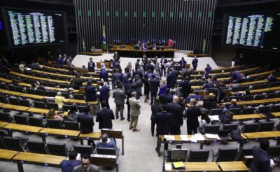 Câmara pode votar proposta que reorganiza carreiras do Executivo