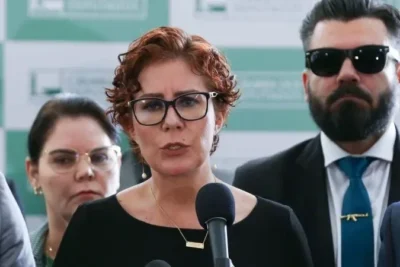 Carla Zambelli é presa na Itália após inclusão na lista vermelha da Interpol