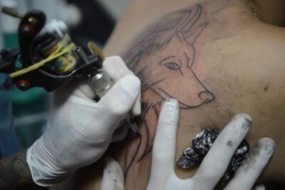 CFM proíbe anestesia para a realização de tatuagens