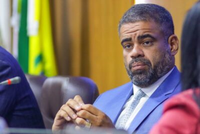 Paulo Victor aponta disputa entre Beto Castro e Marquinhos e escanteia, de vez, Camarão