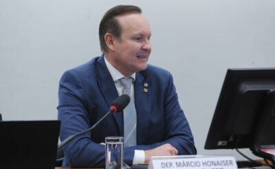 Comissão aprova projeto para destinar multas de trânsito para habilitação de pais de pessoa com deficiência