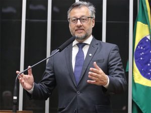 Comissão aprova projeto para garantir contrato em braile para pessoa com deficiência visual