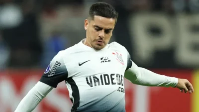 Cruzeiro anuncia contratação do lateral Fagner
