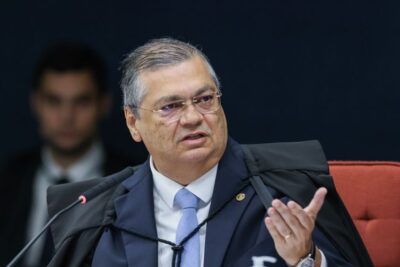 Dino suspende multa de R$ 1 milhão por dia contra professores do DF