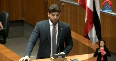 Davi Brandão enquadra Othelino Neto em discurso e faz convite para…