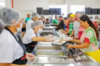 Restaurantes comunitários do DF passam a permitir até quatro refeições por pessoa