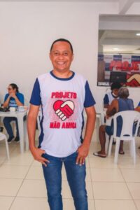 Marcos Castro reinaugura Instituto com ação social