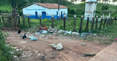 Lixo se acumula em Lago do Junco e população cobra providências!