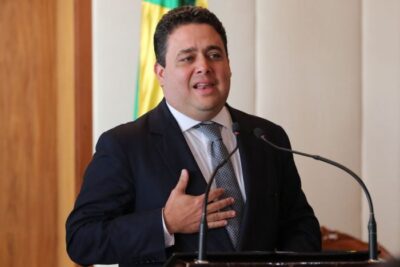 Já levou uma facada!!! Bolsonaro mereceria “bala na nuca”, diz ex-presidente da OAB sobre seu “mundo ideal”