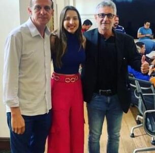 Pré candidata a deputada federal Amanda Gentil abraça causas…