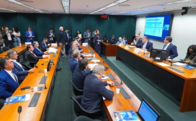 Oposição assume CPMI do INSS e impõe derrota ao governo no Congresso