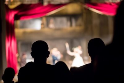 Comissão debate impactos das violações aos direitos autorais no teatro brasileiro