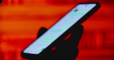 Mulher tem celular roubado durante evento e denuncia uso de perfil clonado para envio de conteúdo pornográfico