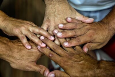 Governo aprova pensão a 61 filhos separados de pais com hanseníase
