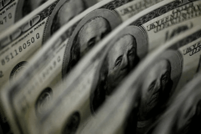 Dólar cai para R$ 5,43 e encerra junho com desvalorização de 4,99%