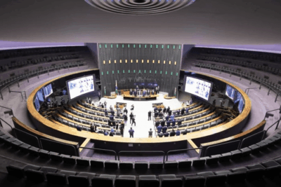 Câmara declara perda do mandato de sete deputados federais