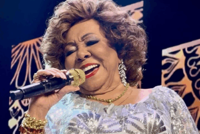 Assessoria de imprensa da cantora Alcione se pronunciar e negar qualquer problema de saúde