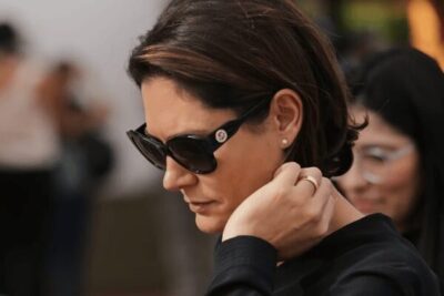 Prisão domiciliar de Bolsonaro impulsiona Michelle como candidata