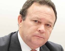 Com apenas R$ 479 mil declarados, Brandão deu aval de R$ 17,7 milhões ao sobrinho usando empresa da família durante eleição de 2022