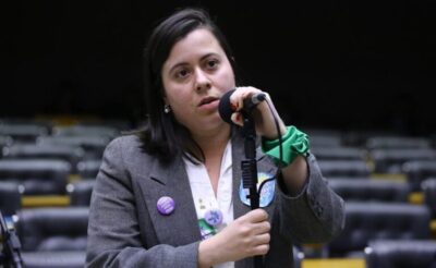 Mais Taxas? Deputada do PSOL quer taxar voos de jatinhos e classe executiva