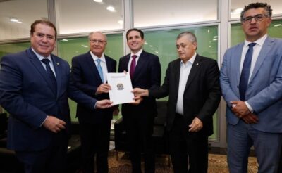 Alckmin apresenta a Motta propostas legislativas prioritárias do governo em defesa das exportações