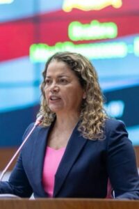 Deputada Mical Damasceno ainda não se manifestou sobre agressões machistas