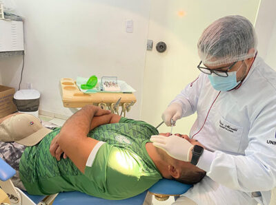 Araioses inicia entrega de próteses dentárias
