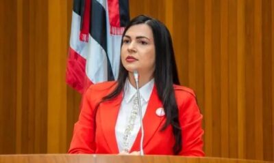 Janaína votou contra a Assembleia Legislativa homenagear a ex-primeira-dama Michelle Bolsonaro