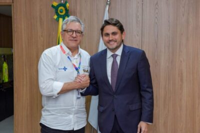 Juscelino Filho celebra entrega de mais 11 ambulâncias do SAMU para o MA