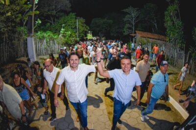 Juscelino Filho e prefeito Luís Fernando em dia de entregas importantes para Humberto de Campos