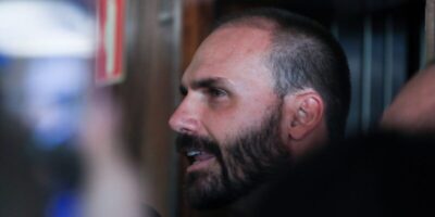Líderes do PT pedem prisão de Eduardo Bolsonaro ao STF