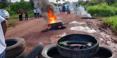 Manifestantes bloqueiam as MA 006 e 106 em protesto por melhorias nas estradas
