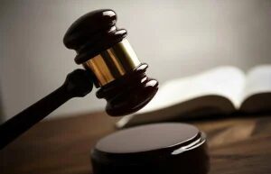 Justiça do Maranhão determina redução de jornada de trabalho para professora com filho autista