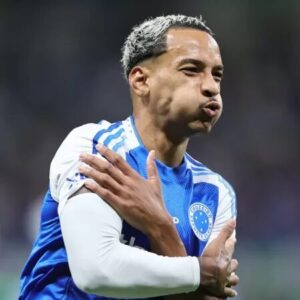 Cruzeiro vence com eficiência, São Paulo domina sem objetividade